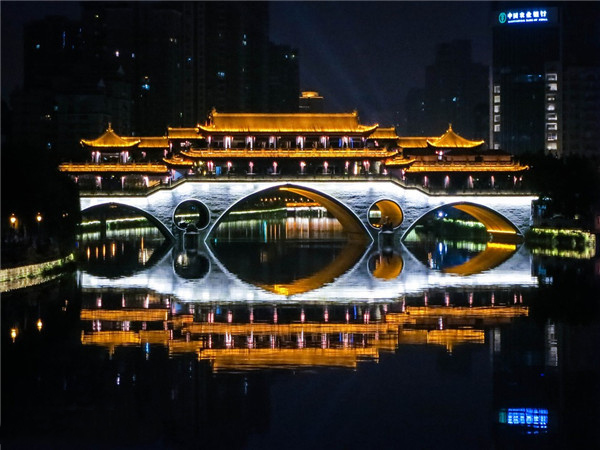 亮化工程照明設(shè)計如何實現(xiàn)藝術(shù)效果？